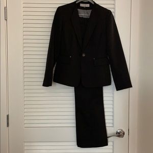 Tahari Black Pantsuit - Great for Year Round Wear